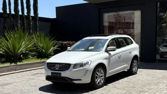 VOLVO-XC60-2017