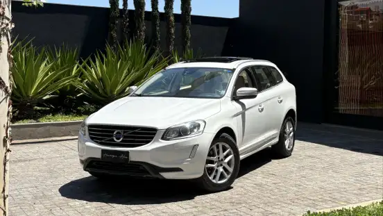 VOLVO-XC60-2017