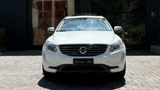 VOLVO-XC60-2017