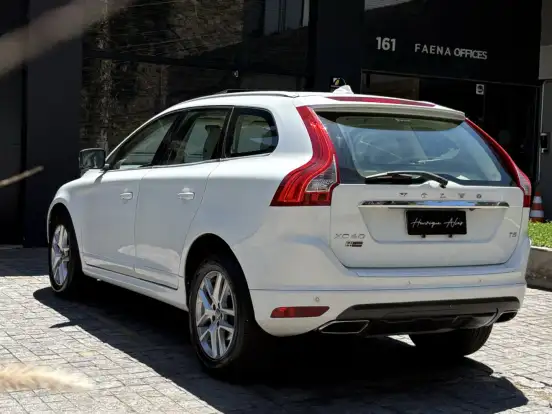 VOLVO-XC60-2.0 T5 MOMENTUM GASOLINA 4P AUTOMÁTICO VOLVO-XC60-2017