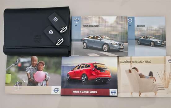 VOLVO-V40-2013