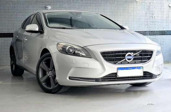VOLVO-V40-2013
