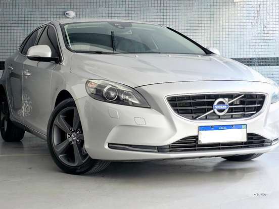 VOLVO-V40-2.0 T4 DYNAMIC TURBO GASOLINA 4P AUTOMÁTICO VOLVO-V40-2013