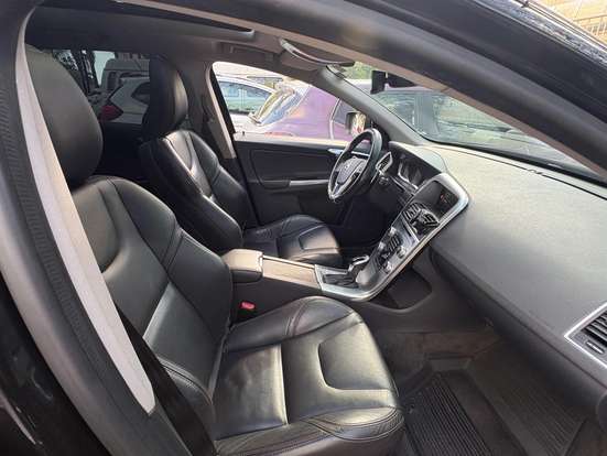 VOLVO-XC60-2.0 T5 MOMENTUM GASOLINA 4P AUTOMÁTICO VOLVO-XC60-2017
