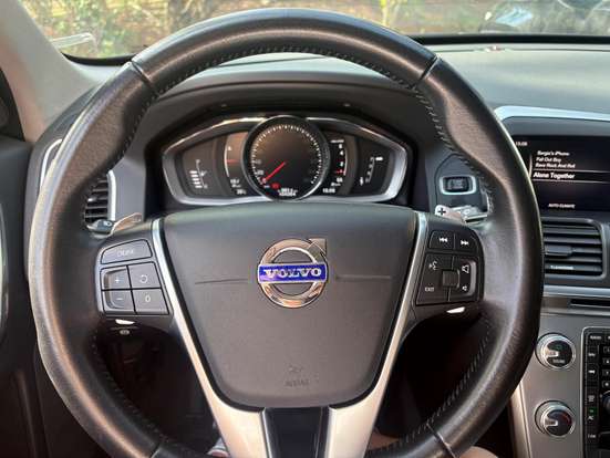 VOLVO-XC60-2.0 T5 MOMENTUM GASOLINA 4P AUTOMÁTICO VOLVO-XC60-2017