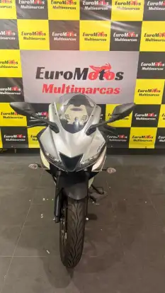 YAMAHA-YZF R15 YAMAHA-YZF R15-2025