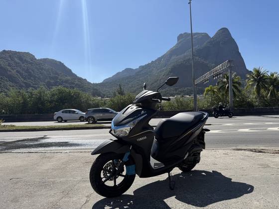 YAMAHA FLUO 125 HYBRID CONNECTED ABS 