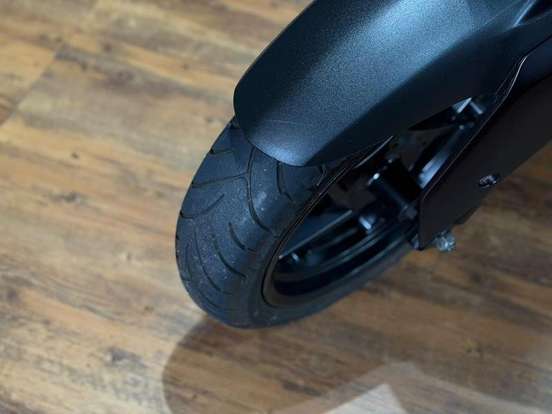 YAMAHA-XMAX 300 CONNECTED ABS-2025