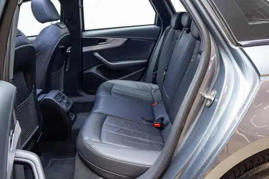 AUDI-A4-2019