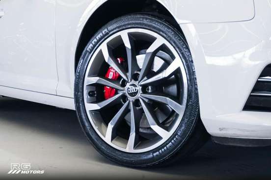 AUDI-A4-2017