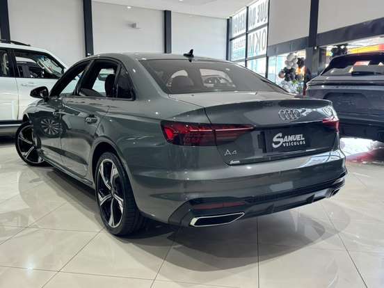 AUDI-A4-2023
