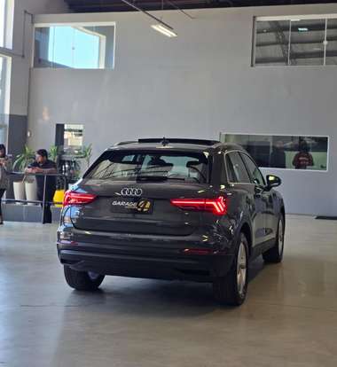 AUDI-Q3-2021