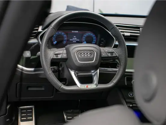 AUDI-Q3-2024