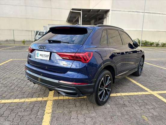 AUDI-Q3-2022