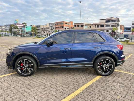 AUDI-Q3-2022