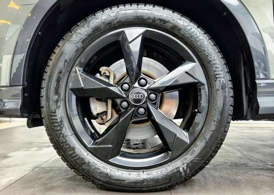 AUDI-Q3-2022