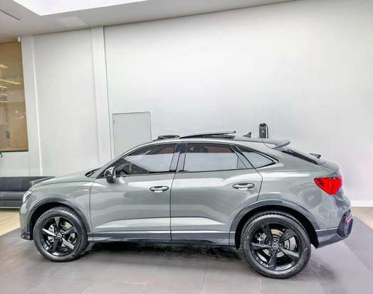 AUDI-Q3-2022