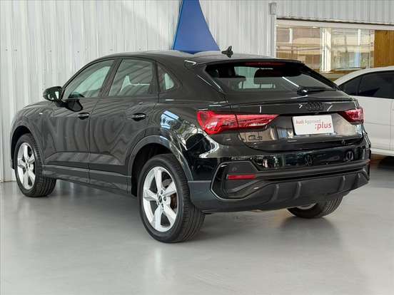 AUDI-Q3-2023