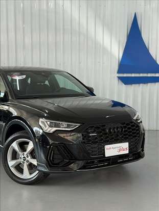 AUDI-Q3-2023