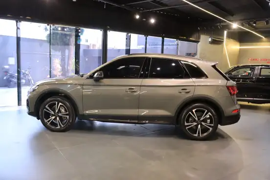 AUDI-Q5-2023