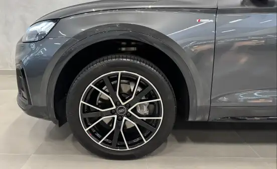 AUDI-Q5-2023