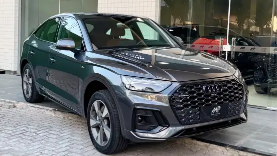 AUDI-Q5-2021