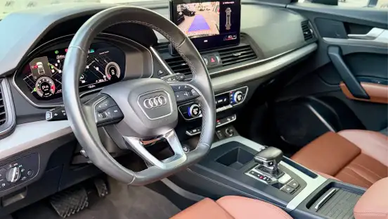 AUDI-Q5-2021