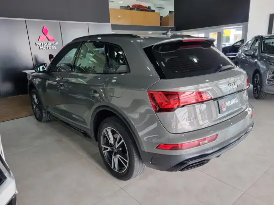AUDI-Q5-2022