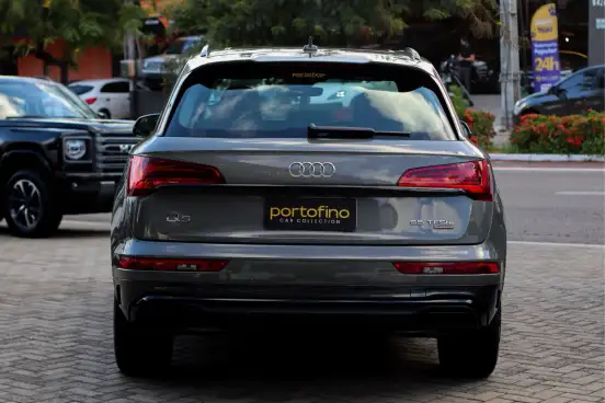 AUDI-Q5-2023