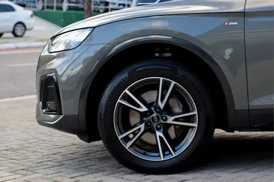 AUDI-Q5-2023
