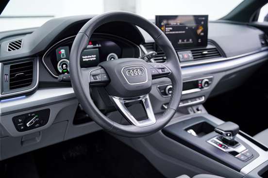 AUDI-Q5-2023