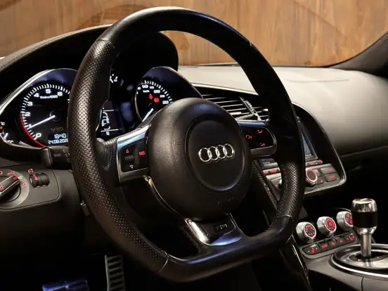 AUDI-R8-5.2 FSI QUATTRO V10 40V GASOLINA 2P R-TRONIC AUDI-R8-2011