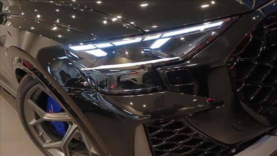 AUDI-RS Q8-2025