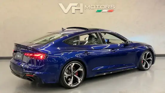 AUDI-RS5-2021