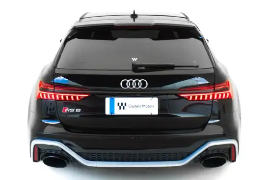 AUDI-RS6-2021