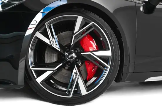 AUDI-RS6-2021