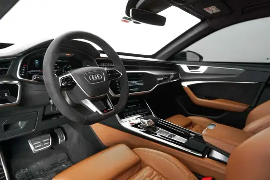 AUDI-RS6-2021