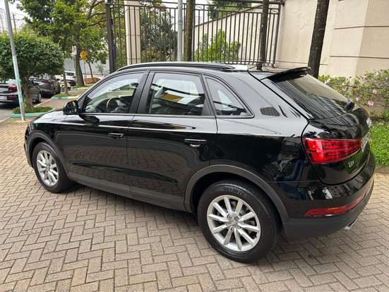 AUDI-Q3-2017