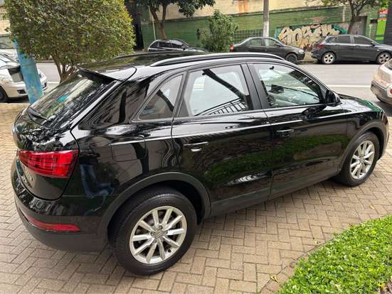 AUDI-Q3-2017