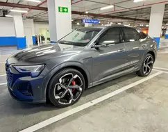 AUDI Q8 E-TRON 55 ELÉTRICO SPORTBACK PERFORMANCE BLACK QUATTRO AUDI Q8 E-TRON 55 ELÉTRICO SPORTBACK PERFORMANCE BLACK QUATTRO