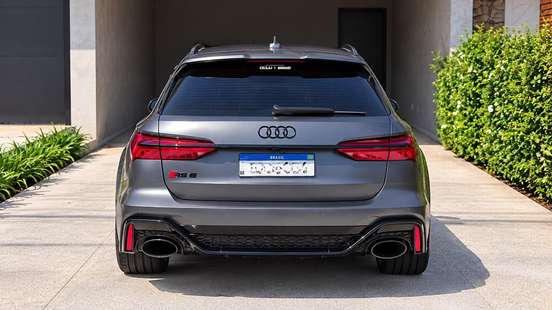 AUDI-RS6-2020