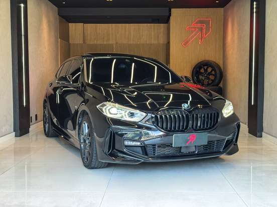BMW-118i-2023