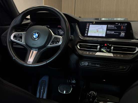 BMW-118i-2023