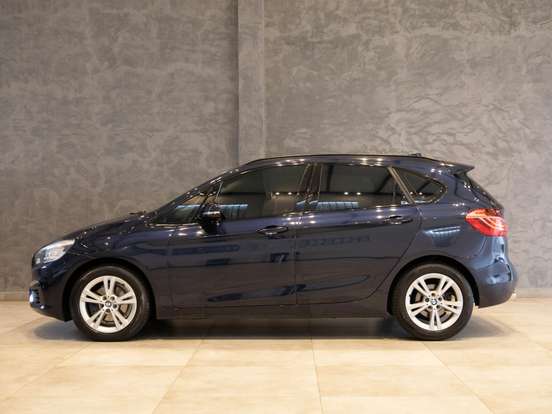 BMW-220i-2017