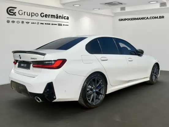 BMW-320i-2.0 16V TURBO FLEX M SPORT 10th ANNIVERSARY EDITION AUTOMÁTICO BMW-320i-2024