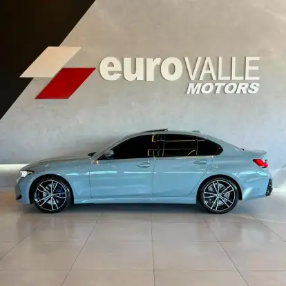 BMW-320i-2023