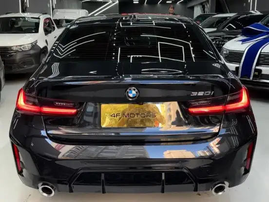 BMW-320i-2025