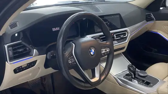BMW-320i-2021