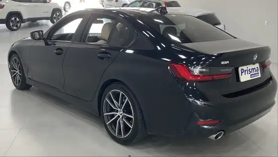 BMW-320i-2021