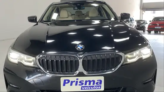 BMW-320i-2021